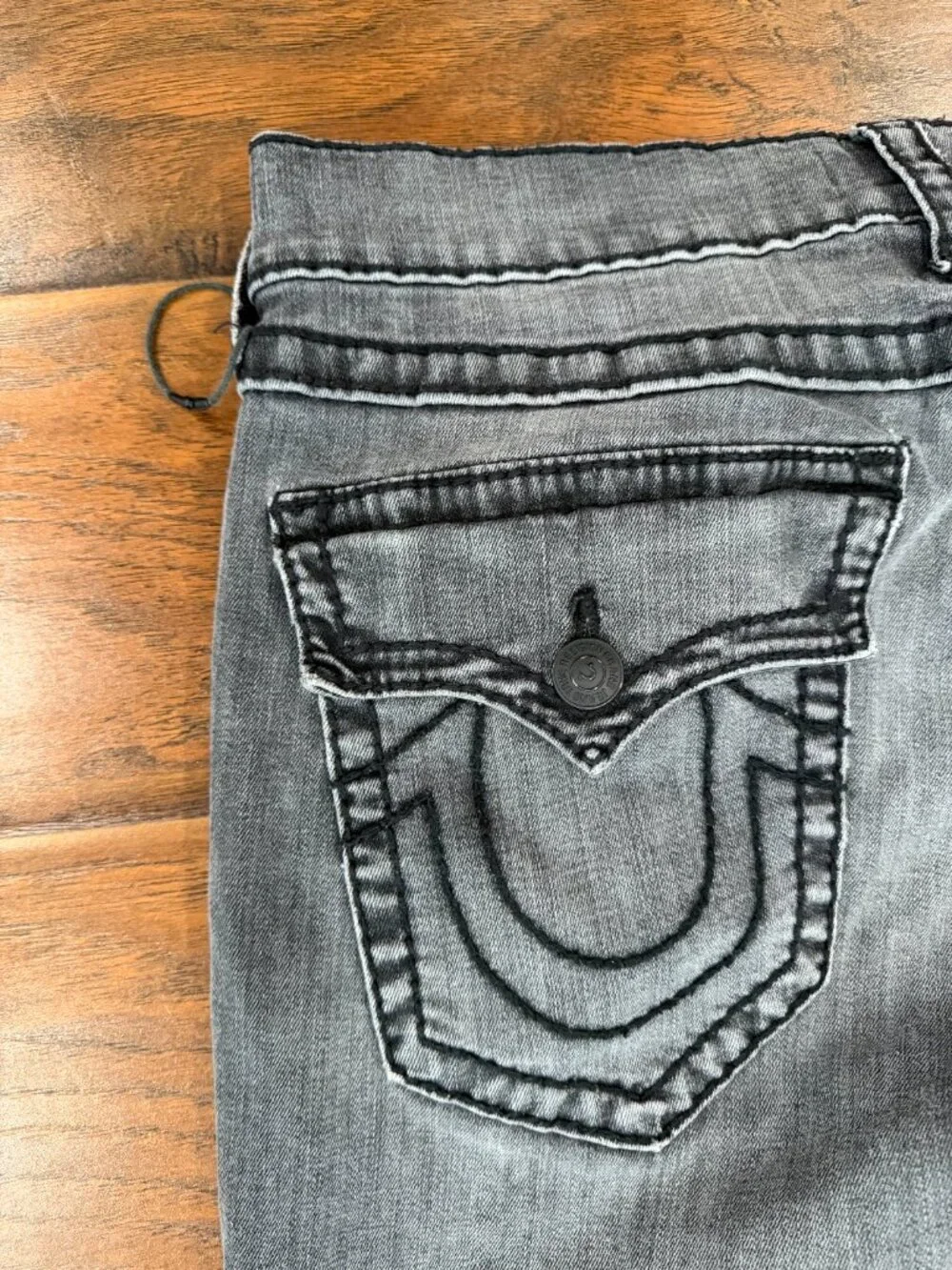 True Religion 33x32 Rocky Relaxed Straight Flap Big T Jeans Grey Distressed